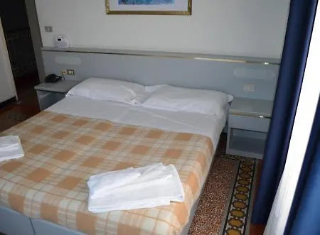 Doria Hotel *