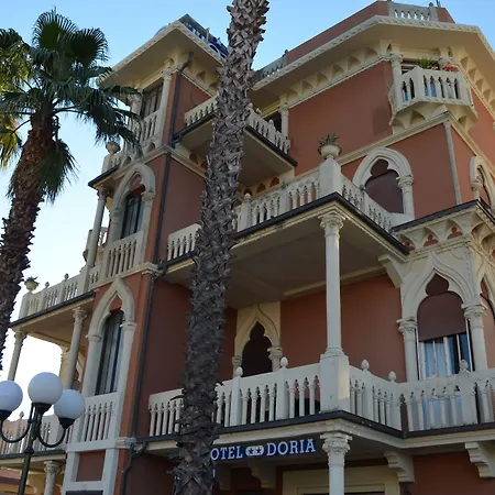 Hotel Doria *