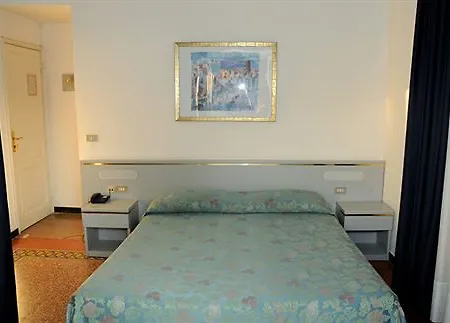 Doria Hotel *