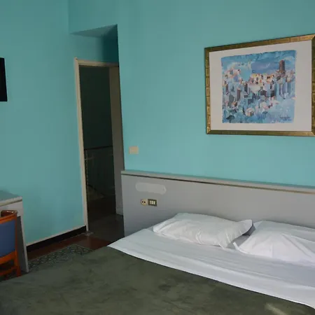 Doria * קיאברי